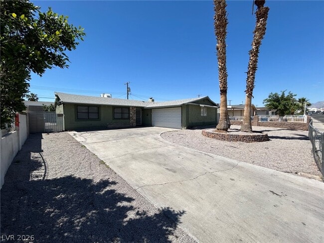 Building Photo - 5825 Pebble Beach Blvd