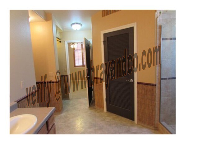 Foto del edificio - 2936 Trinity Peaks Way