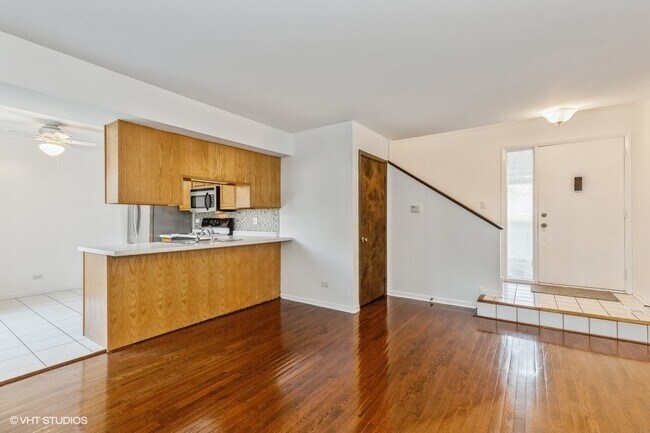 Building Photo - 911 Abingdon Ct
