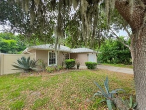 Building Photo - 808 Valencia Ave