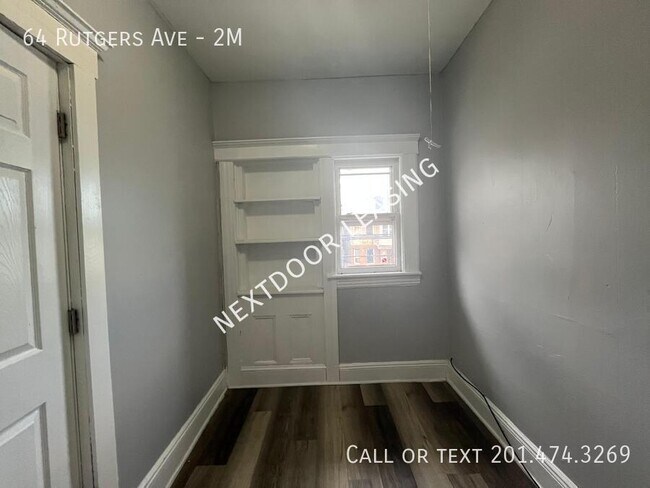 Foto del edificio - 64 Rutgers Ave