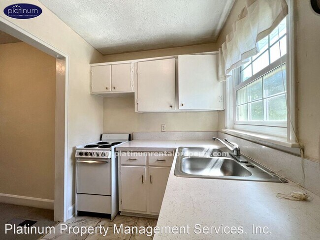 Building Photo - 2 br, 1 bath House - 5193 Ash Cir,  Unit A