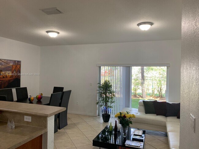 Foto del edificio - 14109 SW 49th St