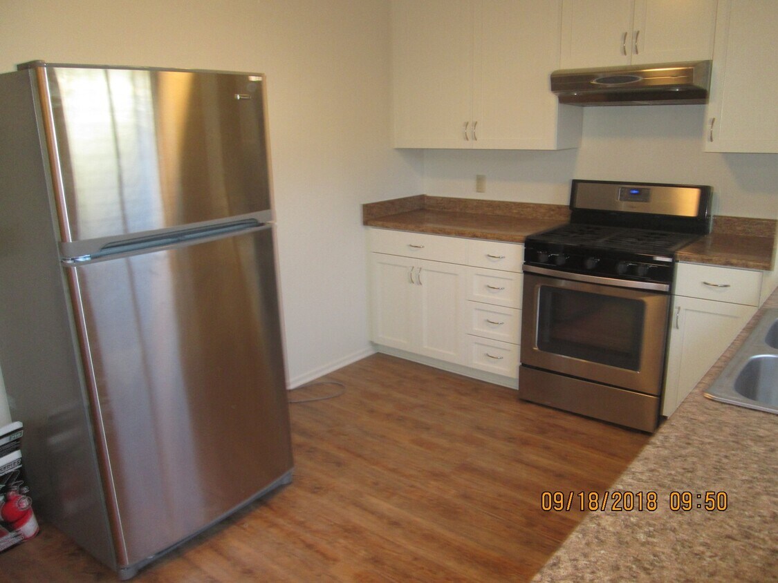 Foto principal - 2 Bedroom/1.5 Bath Condo