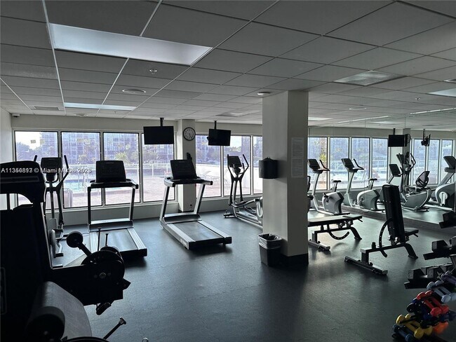 Foto del edificio - 3000 S Ocean Dr