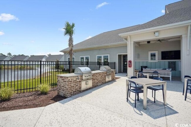 Foto del edificio - 8840 Henry Rd