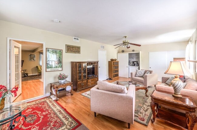 Foto del edificio - 1 Bedroom Casita with Pool Access!