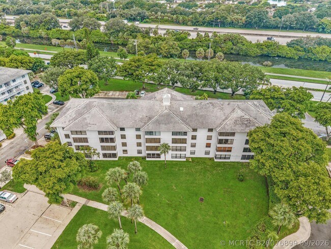Building Photo - 3650 Whitehall Dr