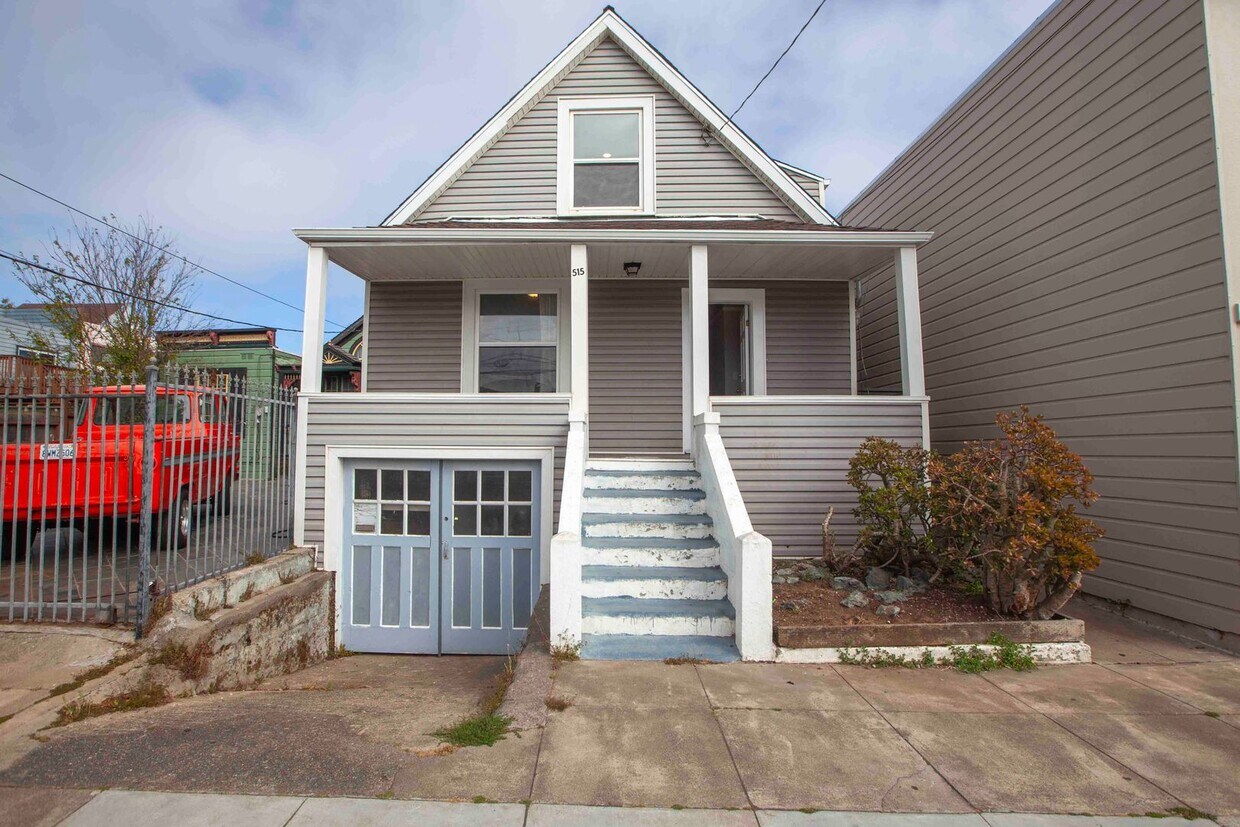 Foto principal - Renovated SingleFamily House, 4BR1.5BA, Ne...