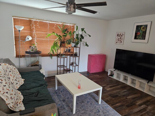Foto del edificio - 2224 Clearview Ave
