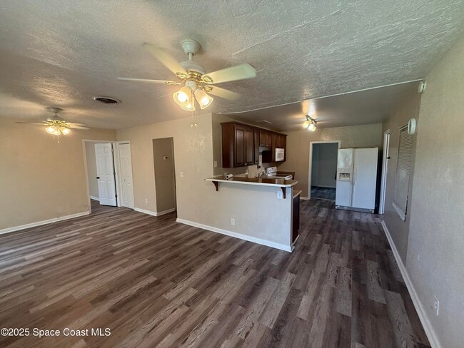 Building Photo - 325 Patrick Cir