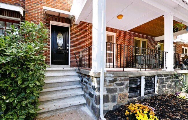 Photo - 3608 Elkader Rd House