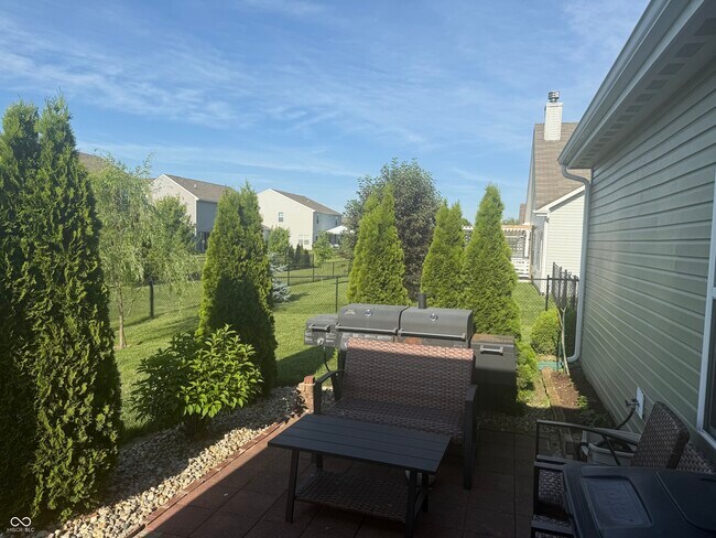 Building Photo - 874 Rosewood Dr