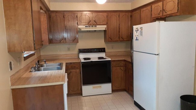 Building Photo - 2154 Navaho Ct SE