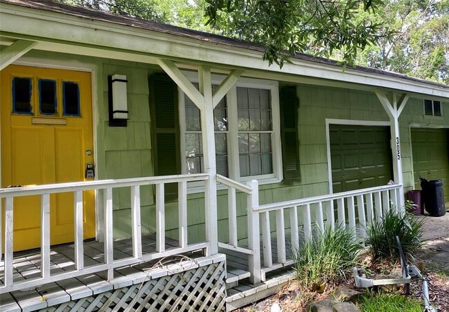 Building Photo - 305 Forrest St
