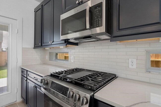 Foto del edificio - 1326 Shaded Rock Dr