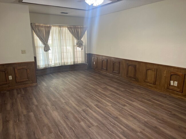 Foto del edificio - 3 Bedroom, 2 Bathroom, 2 Car Garage Townho...