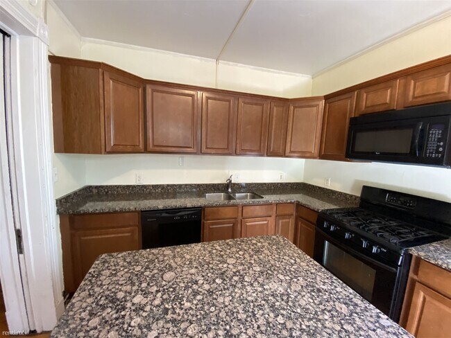 Foto del edificio - 7 br, 3 bath House - 520 E Ann St Apt 2 #2