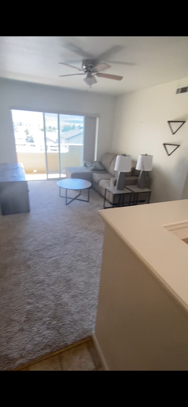 Foto del edificio - 2773 E 15th St