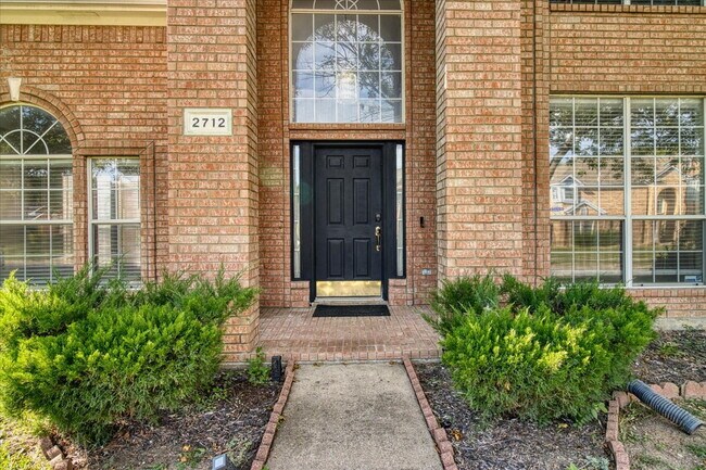 Foto del edificio - "Charming 4-Bedroom Home with 3 Full Baths...