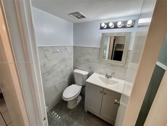 Foto del edificio - 11820 SW 80th St