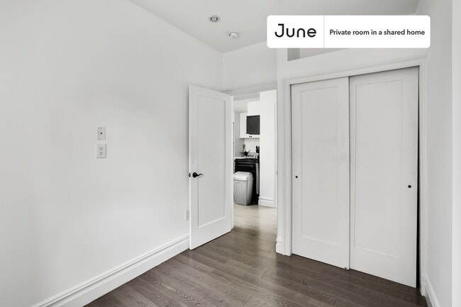 Building Photo - Room in Shared 2 bed/1 bath home