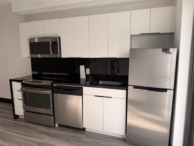 Foto del edificio - 1040 NE 78th St