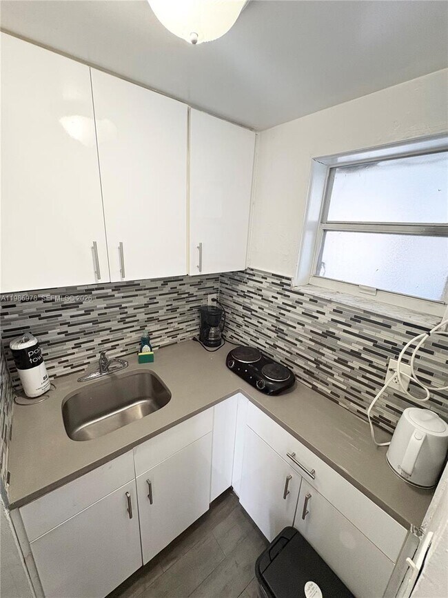 Foto del edificio - 1843 Dewey St