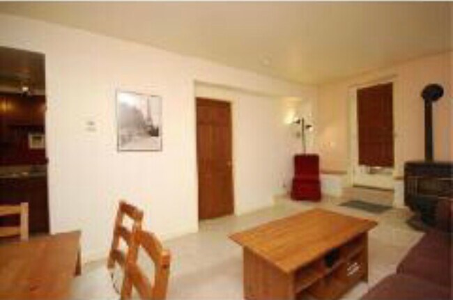 Foto del edificio - 29 Symphony Rd