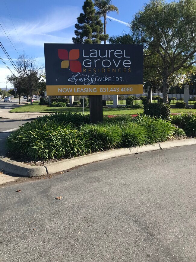 Foto del edificio - 415 Tyler Pl