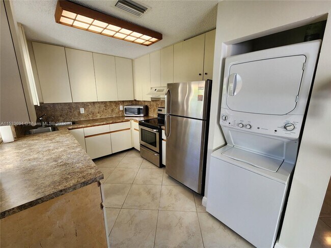 Foto del edificio - 1562 Springside Dr