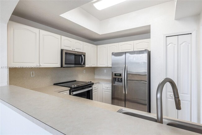 Foto del edificio - 8854 W Flagler St