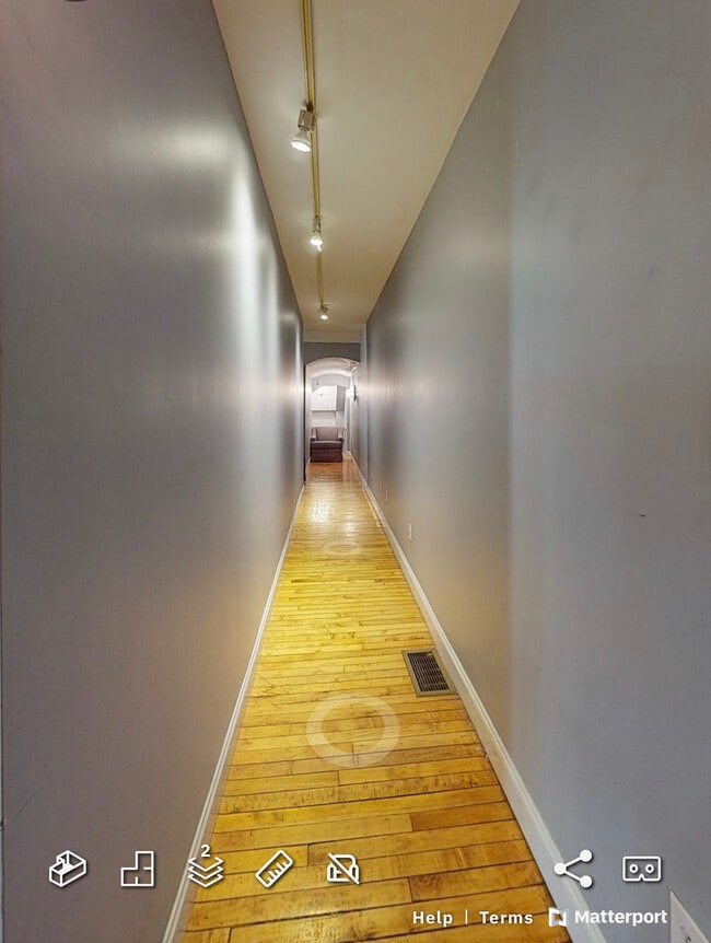 Building Photo - 330 1/2 E St