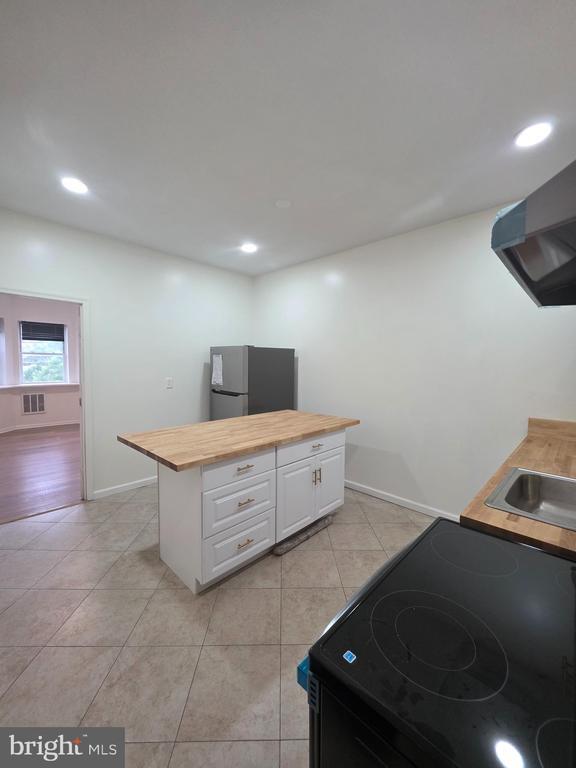 Foto del edificio - 2111 W Somerset St