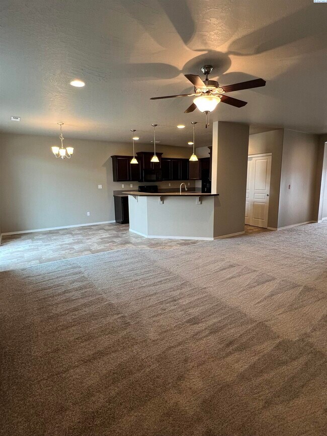 Foto del edificio - 6815 Three Rivers Dr