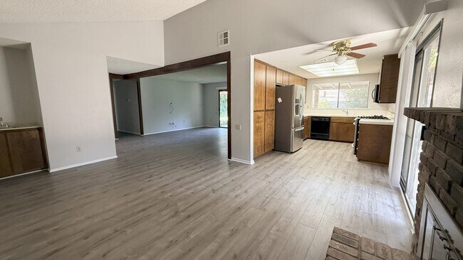 Foto del edificio - 1705 Catalpa Ave