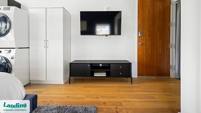 Building Photo - 135 Adams St