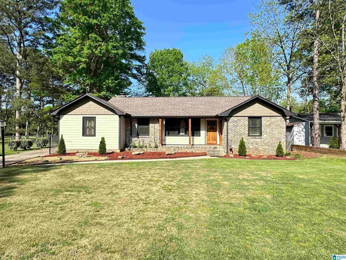 Primary Photo - 424 Rosewood St