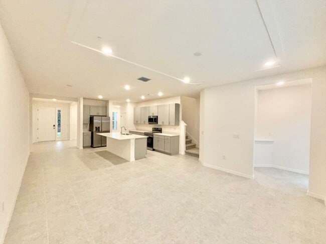 Building Photo - Apopka - 3 Bedroom, 2.5 Bathroom - $2,595.00