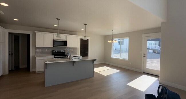 Foto del edificio - 13646 S Watts Ln