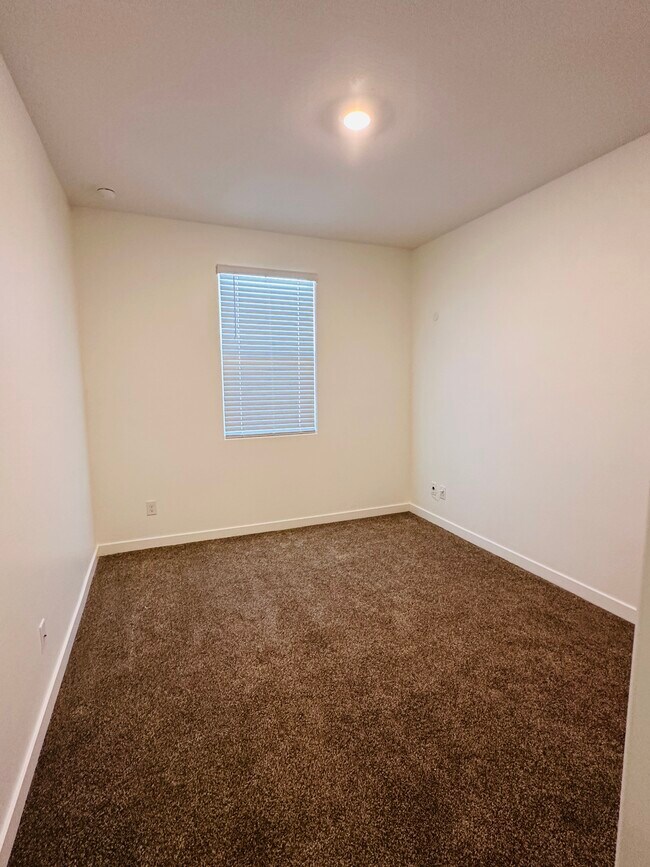 Building Photo - 91 E Virgo Pl
