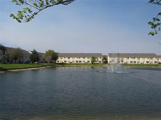 Building Photo - 2806 Club Cortile Cir