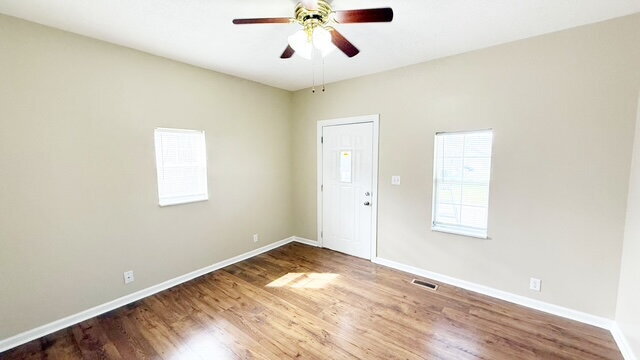 Foto del edificio - CENTER TOWNSHIP 3 BEDROOM HALF DUPLEX AVAILABLE NOW!