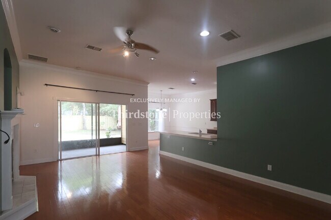 Building Photo - 4337 Palmer Ave