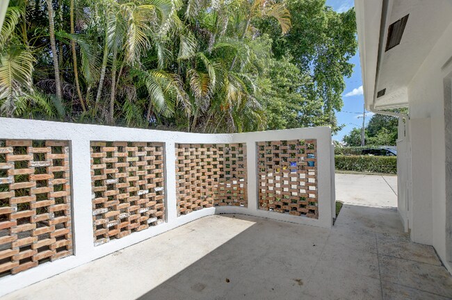 Foto del edificio - 2177 SE 1st Cir