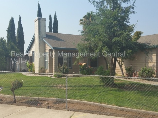 Building Photo - 2950 S Rose Brook Dr