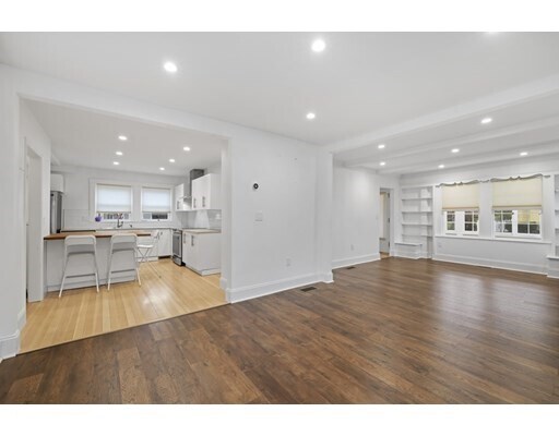 Building Photo - 2 Tewksbury St
