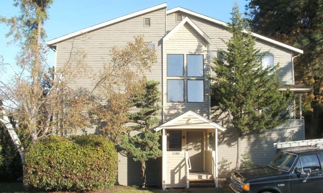 Foto principal - 1300 N 107th St