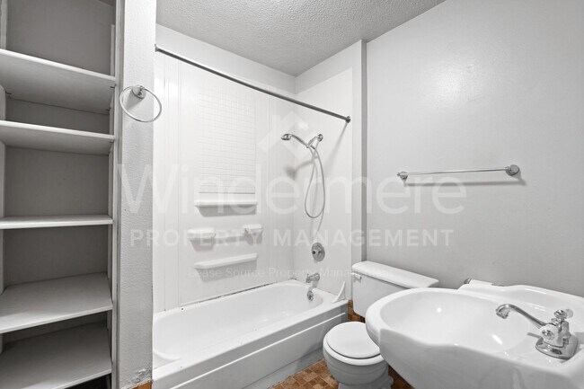 Foto del edificio - 1321 W 11th Ave