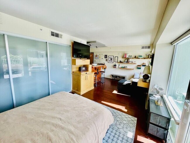 Foto del edificio - MOVE IN SPECIAL!!! DEPOSIT MOVES YOU IN!!!